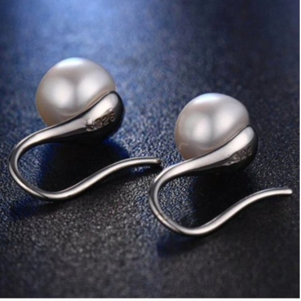 NEW 925 Silver Natural Freshwater Pearl Earrings - Picture 2 of 13